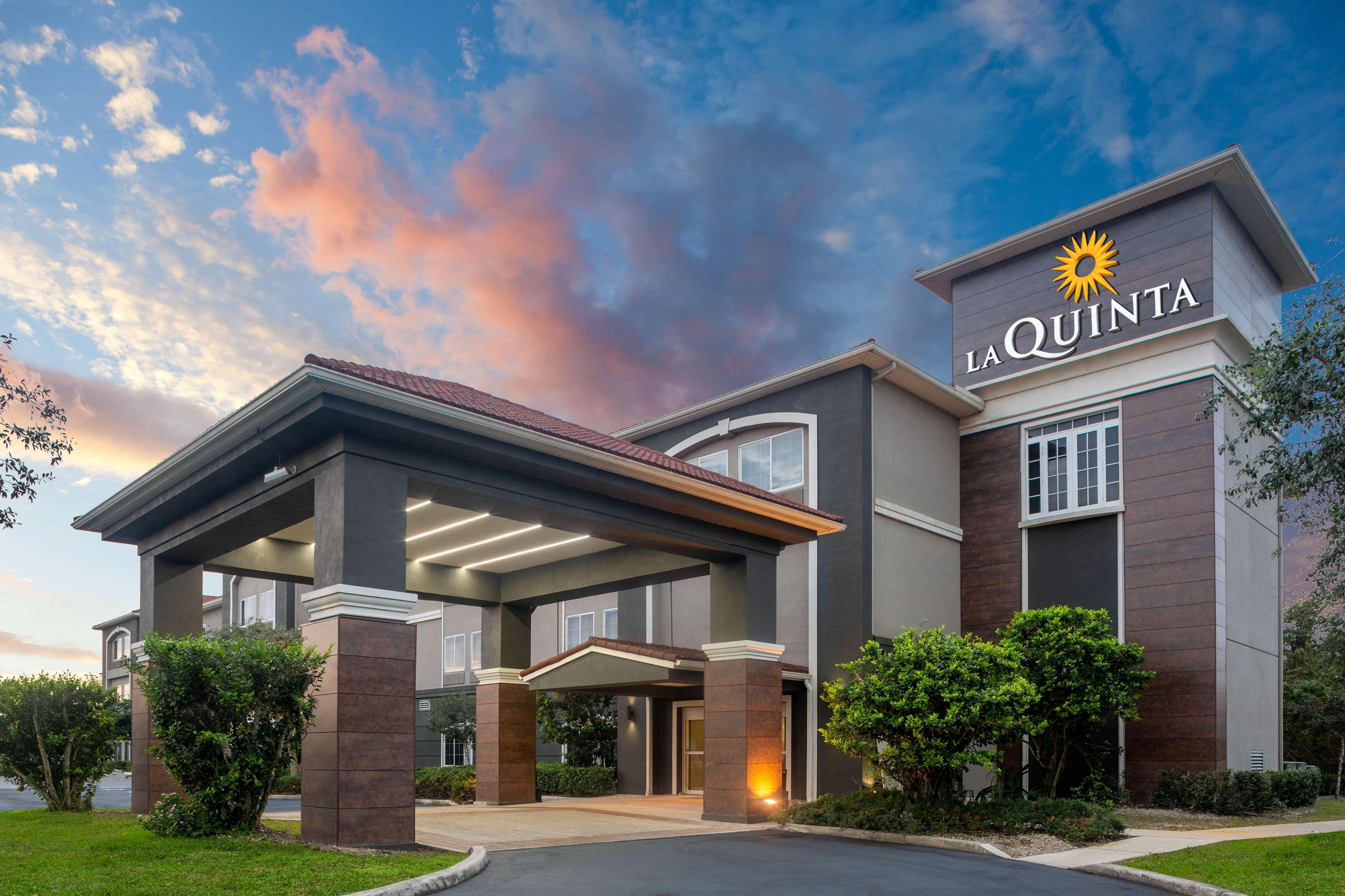 La Quinta By Wyndham Sebring Hotel Exterior photo